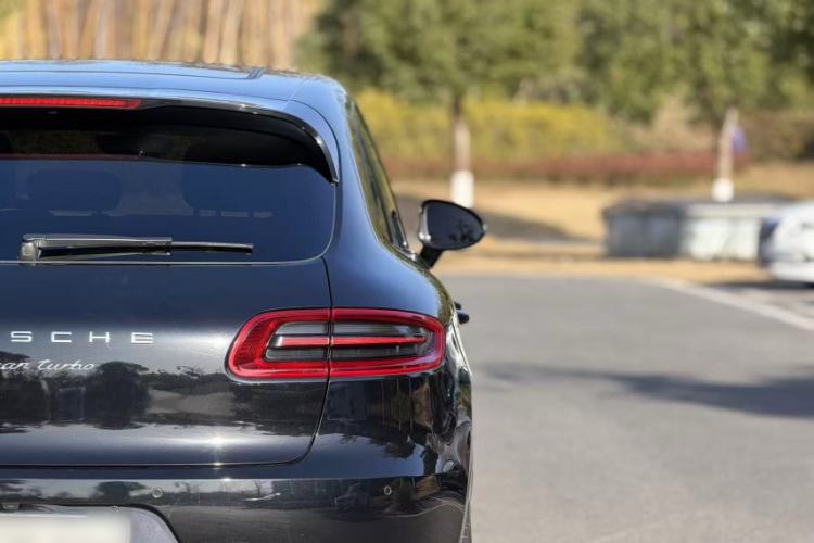 Used Porsche Macan 2017 Macan Turbo 3.6T
