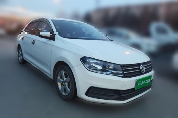 Used Volkswagen Santana 2016 1.6L Manual Fashion Edition Front Right 45 Deg