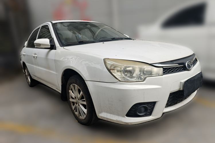 Used Soueast V3 Lingyue 2014 1.5L Manual Happiness Edition Front Right 45 Deg