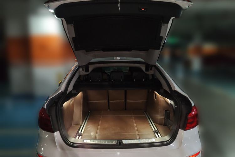 Used BMW 3 Series GT 2018 320i Sport Edition Trunk