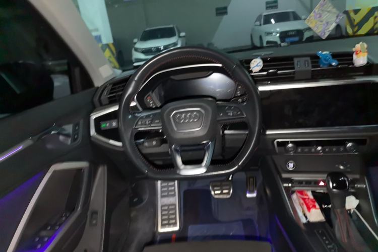Used Audi Q3 2022 40 TFSI RS Package Performance Model Steering Wheel