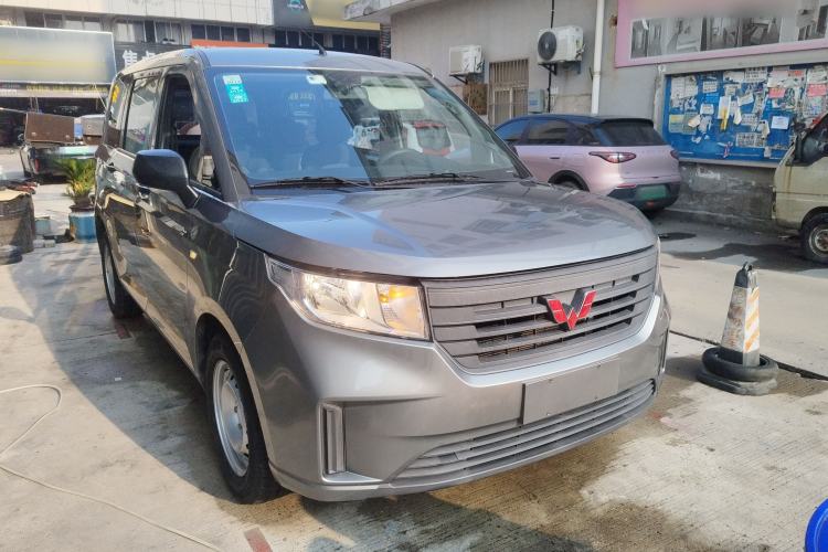 Used Wuling Hongguang PLUS 2019 1.5T Manual Standard Edition 5 Seats
