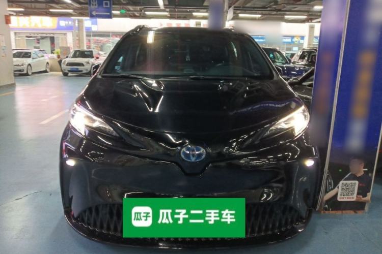 Used Toyota SIENNA 2023 2.5L Hybrid Deluxe Edition
