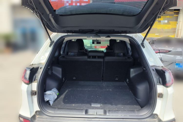 Used Jeep Cherokee 2019 2.0T Two-Wheel Drive Smart Enjoyment Version China VI Trunk