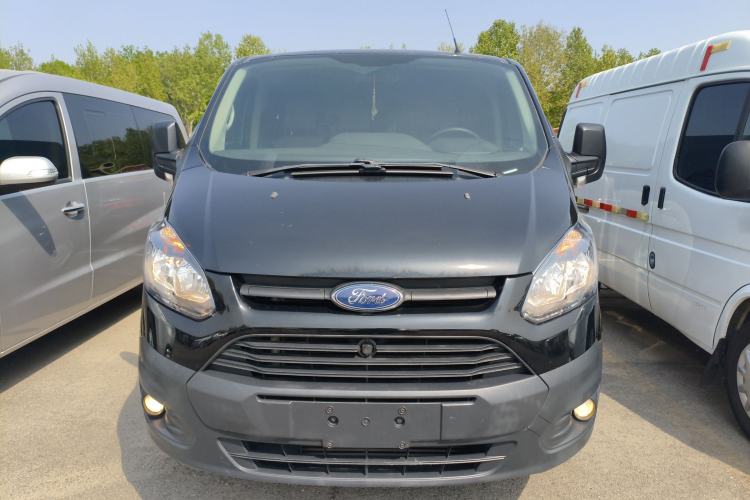 Used Ford Transit 2020 2.0T Diesel Multi-Function Commercial Vehicle Mid-Chassis Low-Roof Design with Dual Rear Doors Meeting China VI Emission Standards