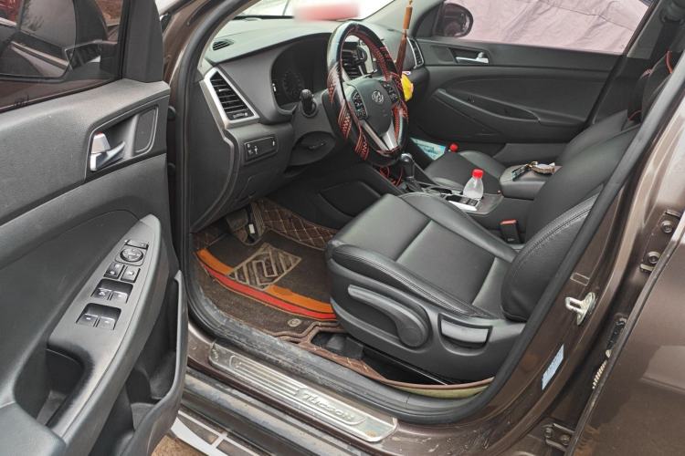 Used Hyundai Tucson 2015 1.6T Dual-Clutch Two-Wheel-Drive Smart Model Driver Seat