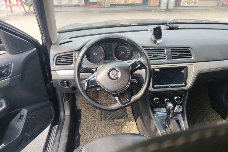 Used Volkswagen Lavida 2015 1.6L Automatic Comfort Edition
