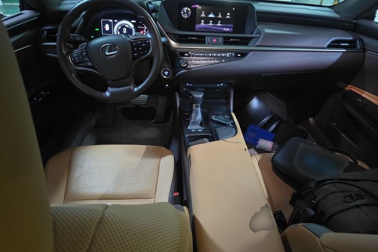 Used Lexus ES 2018 300h Premier Edition China V Standard