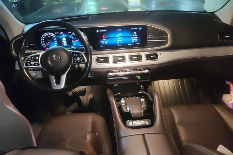 Used Mercedes-Benz GLE 2021 GLE 450 4MATIC Stylish Model Center Console