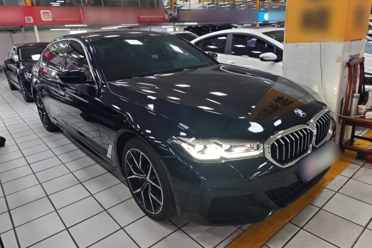 Used BMW 5 Series 2022 Second Facelift 530Li Luxury Version M Sport Package Front Right 45 Deg