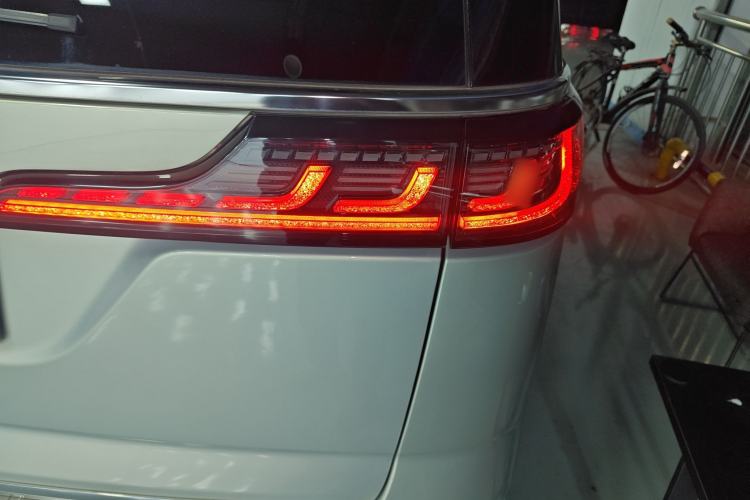 Used VOYAH Dream 2024 PHEV Extended-Range Premium Edition
