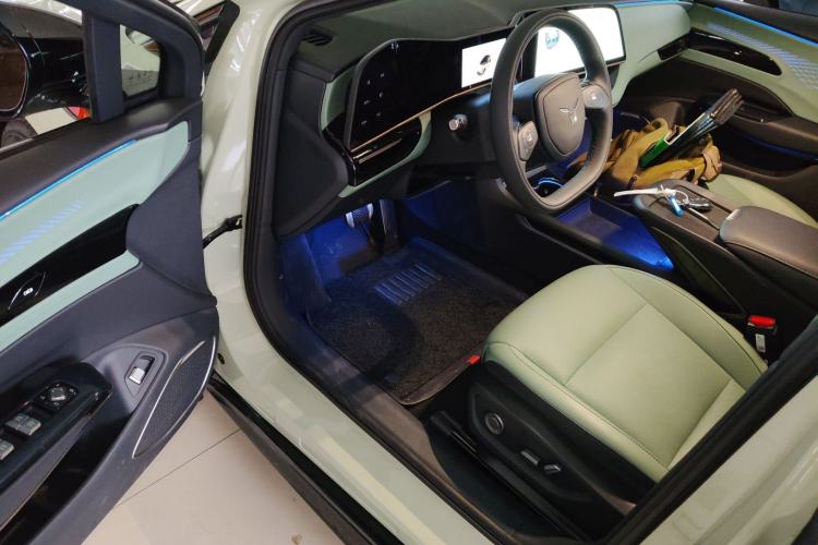 Used Hongqi EH7 2025 690 Smart Selection Edition
