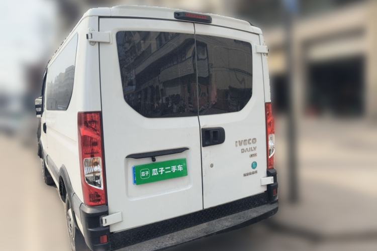 Used Iveco Eurocargo 2021 2.0T Manual Super-Rui Short Wheelbase Low-Roof Side-Hinged Door F1A