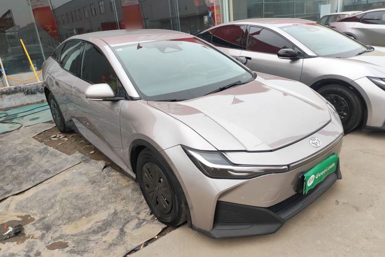 Used Toyota bZ3 2023 517 km Elite PRO Front Right 45 Deg