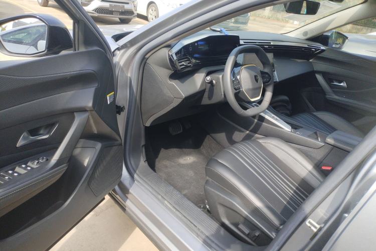 Used Peugeot 408X 2023 Gravity Edition
