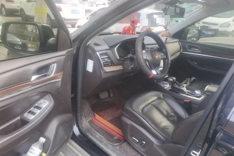 Used Roewe RX8 2018 30T Smart Connectivity Two-Wheel Drive Flagship Edition