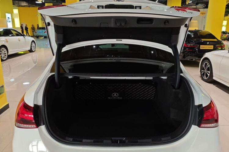 Used Mercedes-Benz A-Class 2022 Revised Version A 200 L Sport Sedan Fashionable Style Trunk