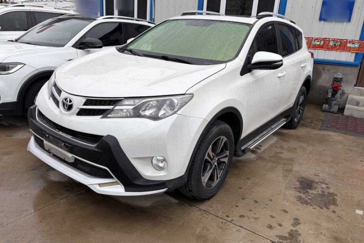 Used Toyota RAV4 2015 2.0L CVT Two-Wheel Drive Fashion Edition