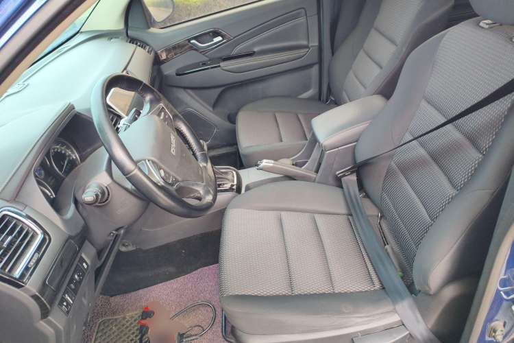 Used Isuzu D-MAX 2020 1.9T Two-Wheel Drive Automatic Comfort Edition China VI Standard RZ4E Hi-Power
