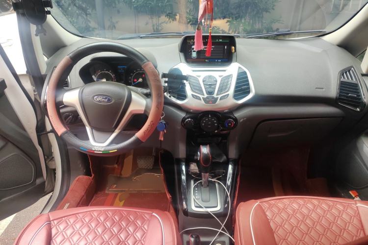 Used Ford EcoSport 2013 1.5L Automatic Fashion Model Center Console