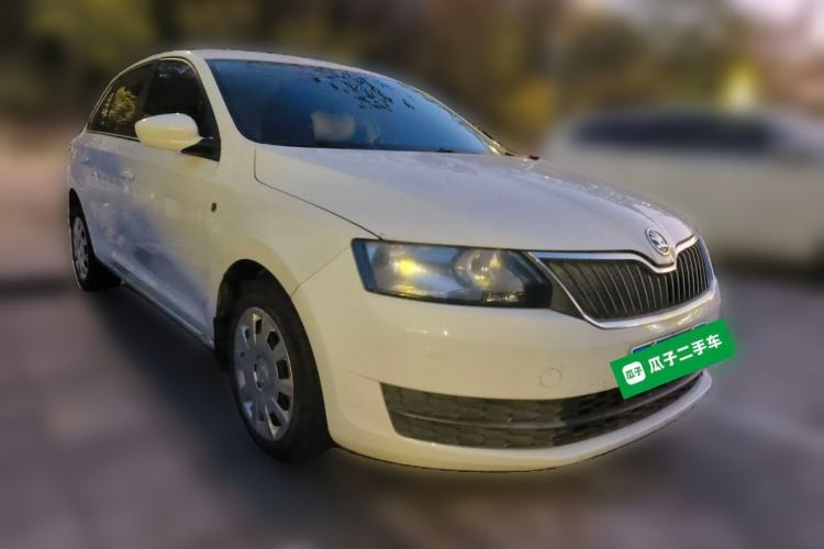 Used Skoda Rapid Spaceback 2016 1.6L Manual Front-Wheel-Drive Version