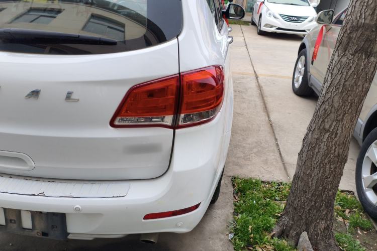 Used Haval H6 2016 Upgraded Model 1.5T Manual Two-Wheel Drive Elite Version Right Rear Taillight