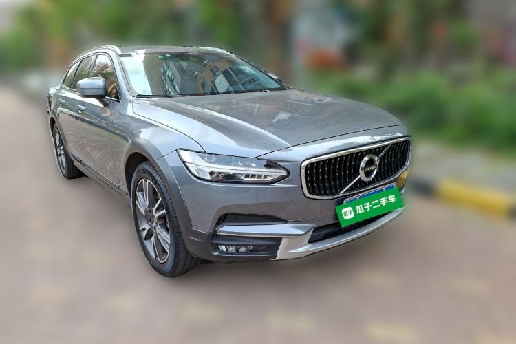 Used Volvo V90 2020 Facelifted Cross Country T5 AWD Zhiyuan Edition Front Right 45 Deg