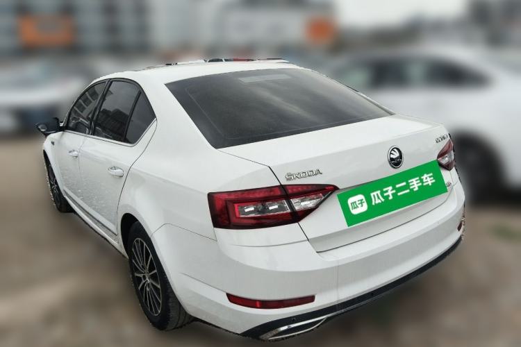 Used Skoda Octavia 2018 1.6L Automatic Luxury Edition Rear Left 45 Deg