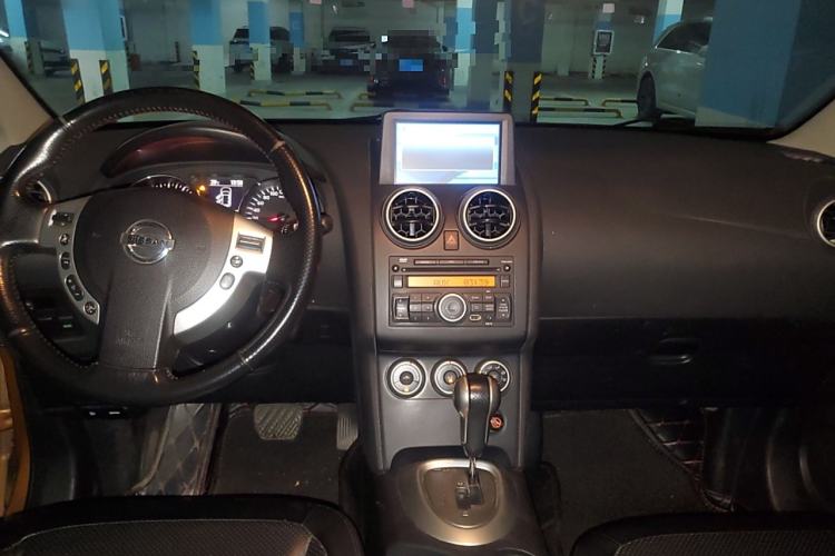 Used Nissan Qashqai 2012 2.0 XV LE CVT 2WD Interior 2