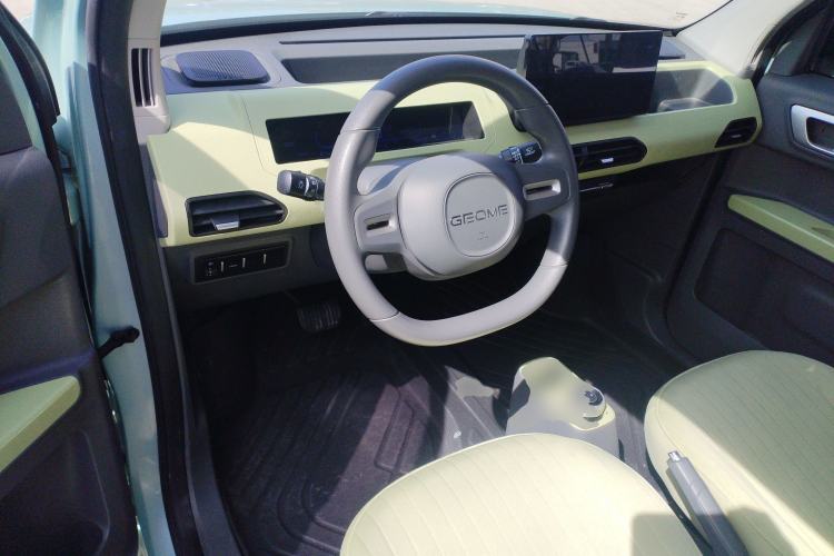 Used Geely Galaxy Panda 2023 Panda Mini 200km Endurance Bear Steering Wheel
