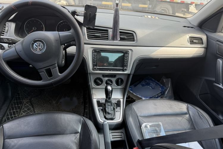 Used Volkswagen Lavida 2013 Restyled Classic 1.6L Automatic Comfort Edition Interior 2