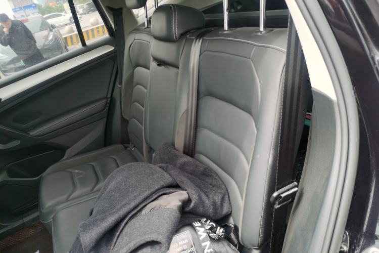 Used Volkswagen Tiguan L 2020 330TSI Automatic Two-Wheel Drive Smart Luxury Edition China VI Standard
