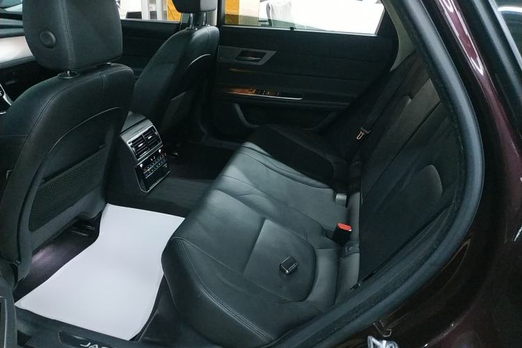 Used Jaguar XFL 2018 XFL 2.0T 250 PS Luxury Edition Left Rear Seat