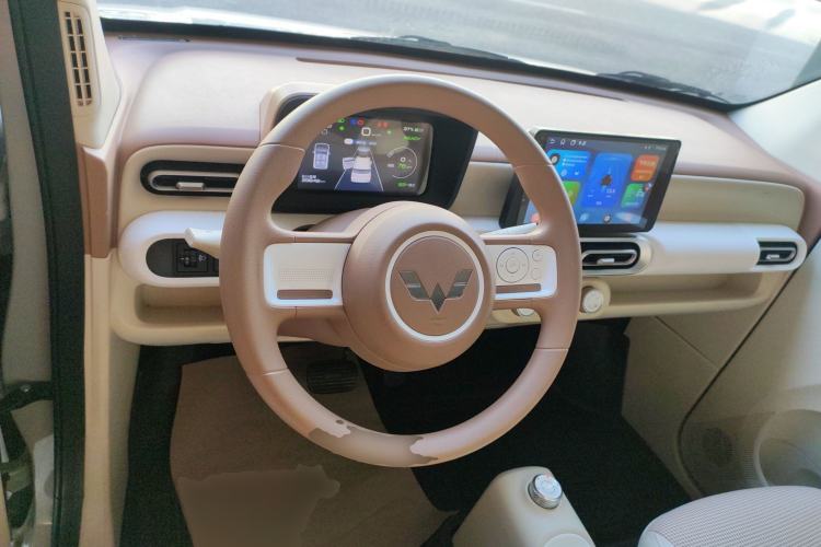 Used Wuling Hongguang MINIEV 2024 3rd Generation 215km Youth Edition
