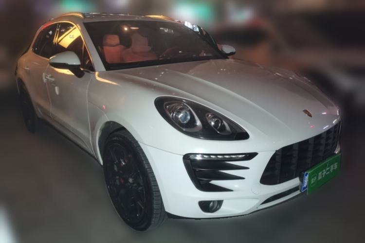 Used Porsche Macan 2016 Macan S 3.0T Front Right 45 Deg