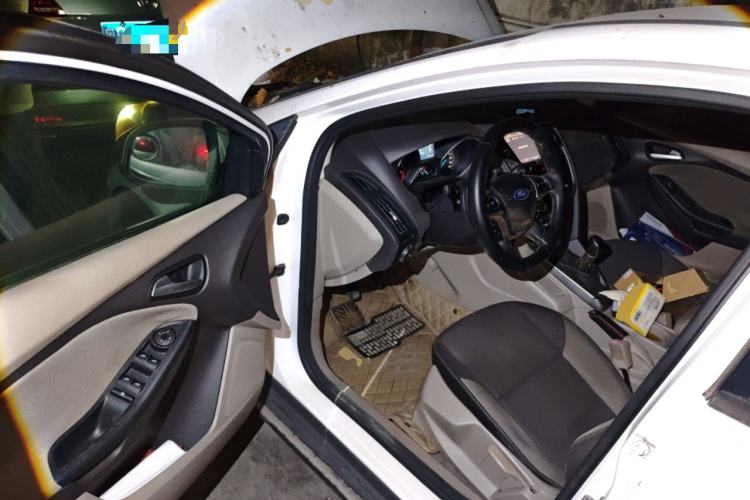 Used Ford Focus 2012 Sedan 1.6L Manual Comfort Model
