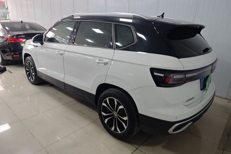 Used Volkswagen Tharu 2023 300TSI Two-Wheel-Drive Crescent Edition
