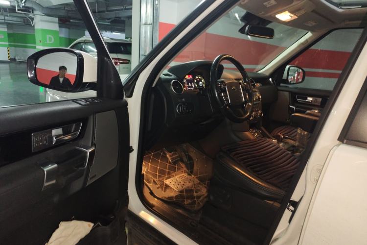 Used Land Rover Discovery 2016 3.0 SC V6 SE Driver Seat