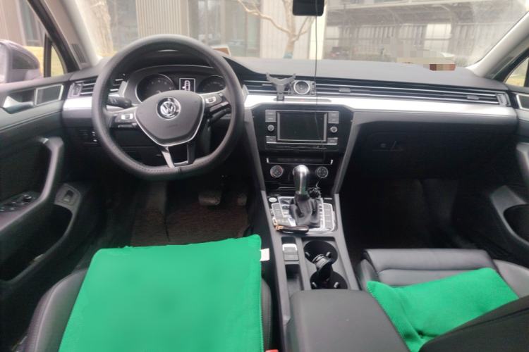 Used Volkswagen Magotan 2019 330TSI DSG Leading Edition China V Standard
