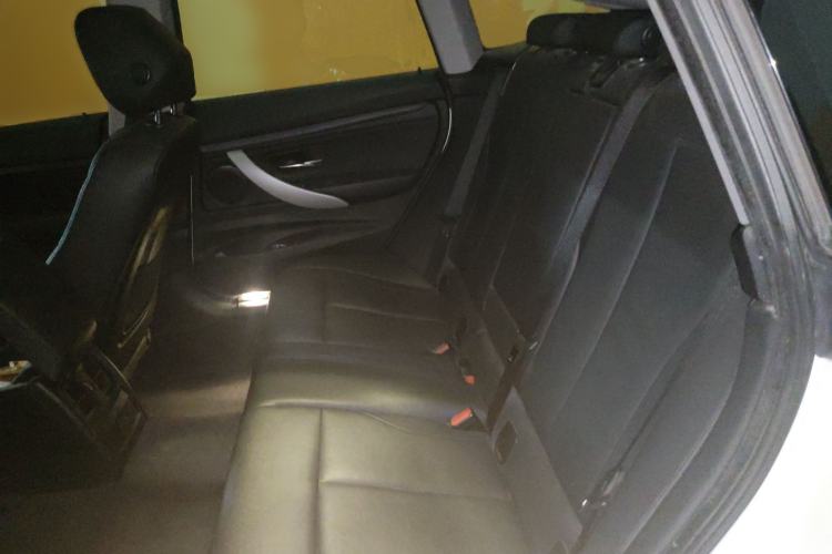 Used BMW 3 Series GT 2013 320i Leading Model Left Rear Seat