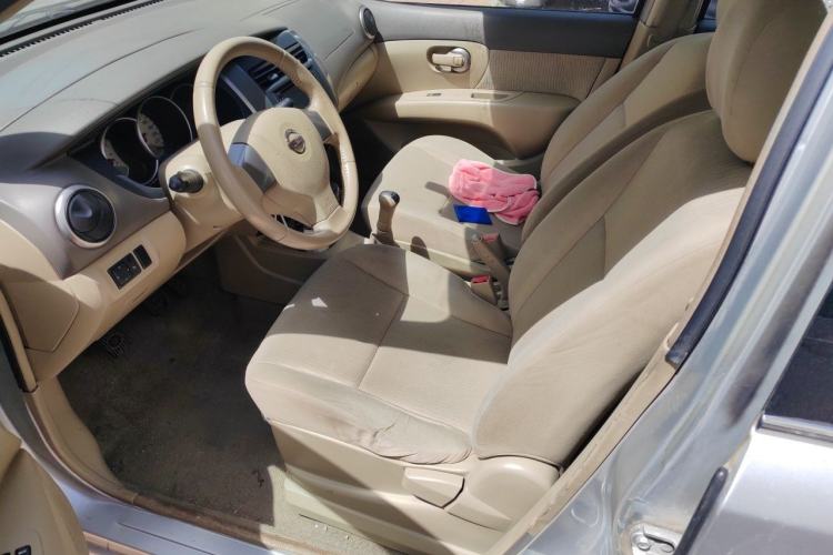 Used Nissan Livina 2009 1.6L Manual All-Around Model