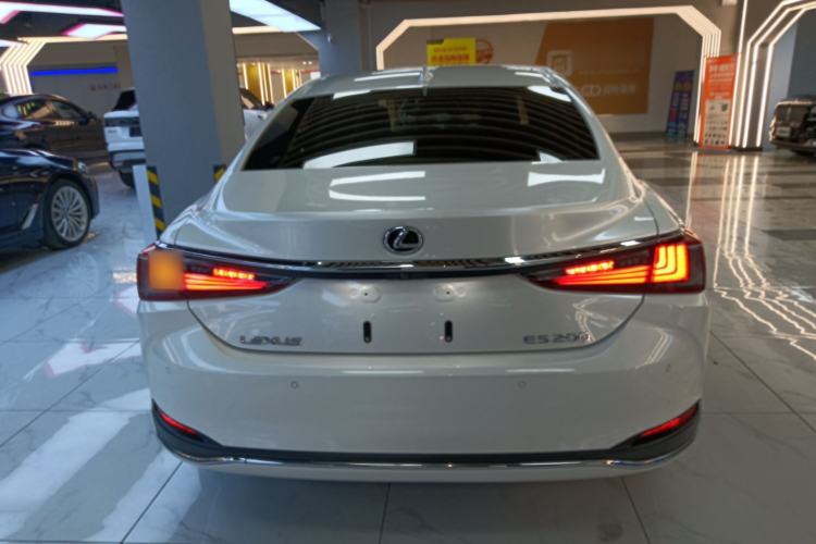 Used Lexus ES 2020 200 Excellence Edition
