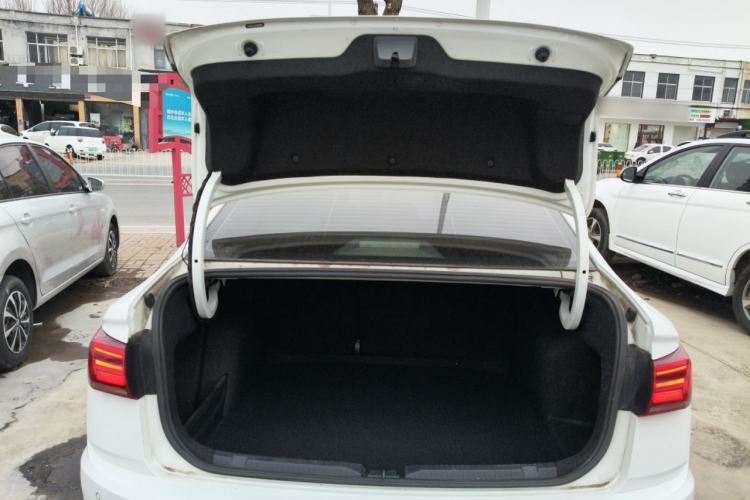 Used Volkswagen Bora 2020 1.5L Manual Fashion Edition
