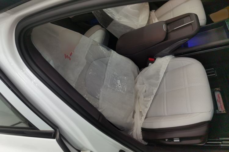 Used Hongqi EH7 2024 640 Pro+ All-Wheel Drive Right Front Seat