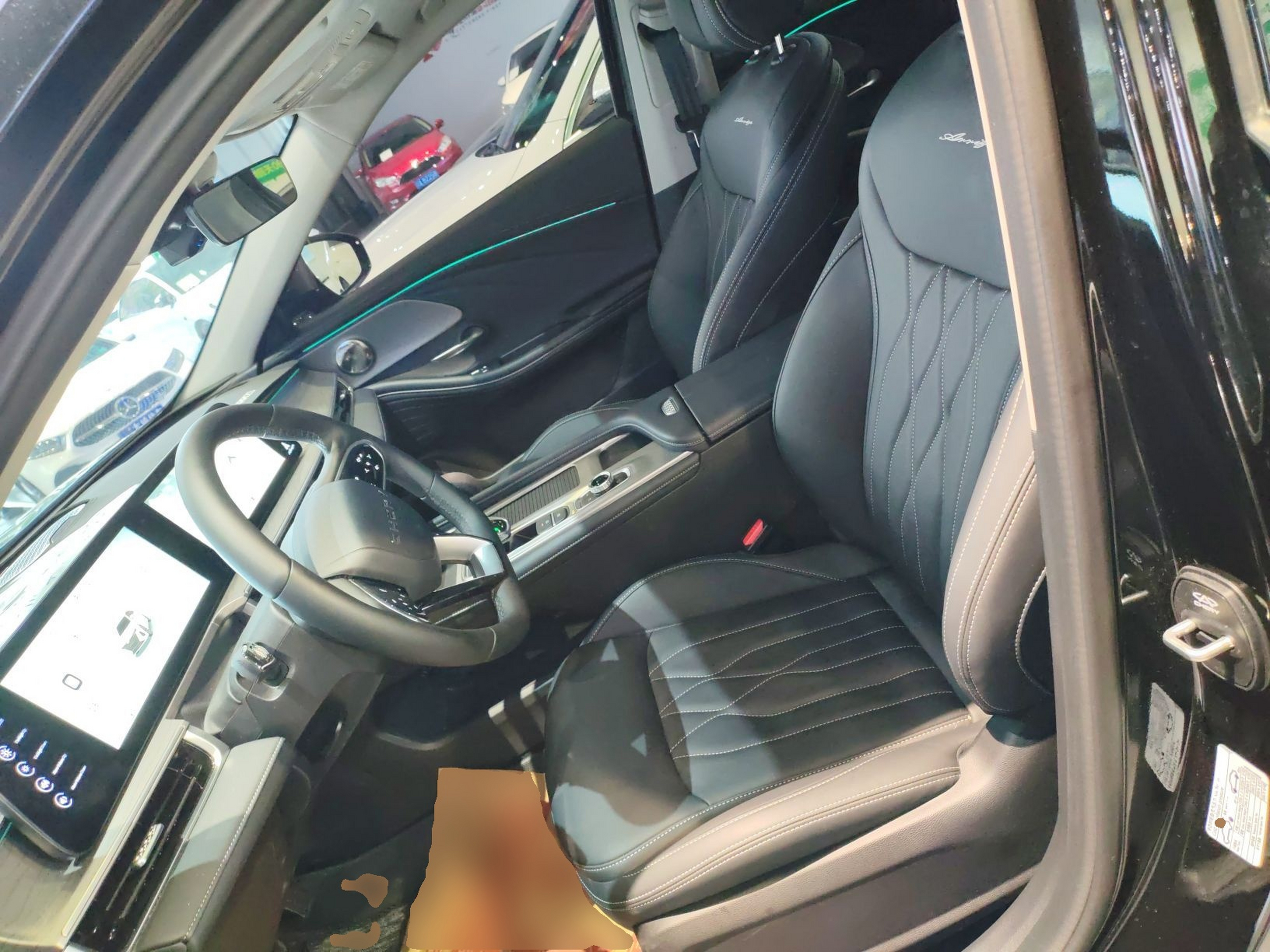 Переднее сиденье в автомобиле