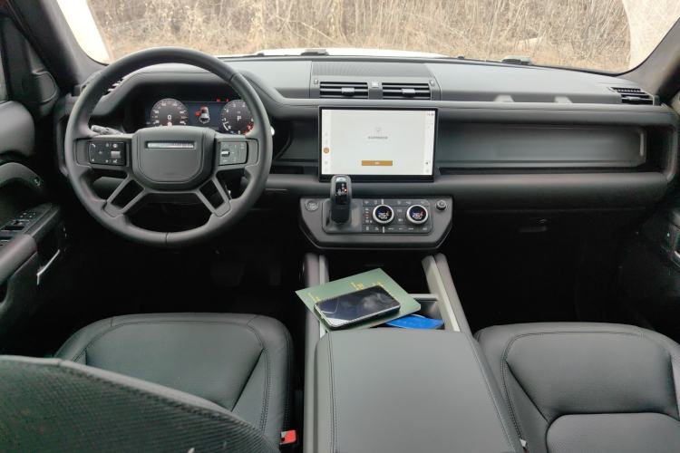 Used Land Rover Defender 2025 110 3.0T P400 – Dynamic HSE