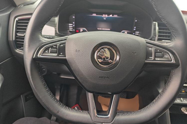 Used Skoda Kodiaq 2019 Facelifted TSI330 7-Seater Two-Wheel-Drive Luxury Enjoyment Edition China VI Standard
