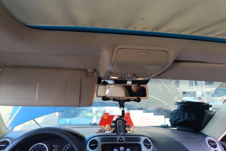 Used Volkswagen Tiguan 2010 2.0 TSI Automatic All-Wheel Drive Flagship Edition Headliner