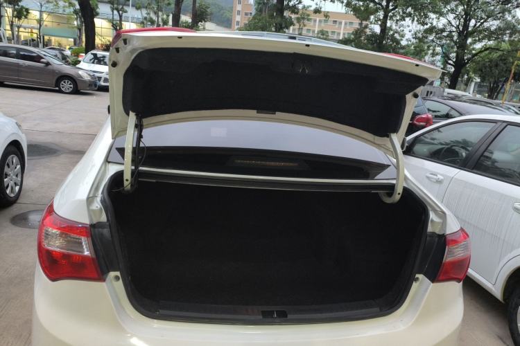 Used Haima M3 2016 1.5L Manual Comfort Model with Sunroof Trunk