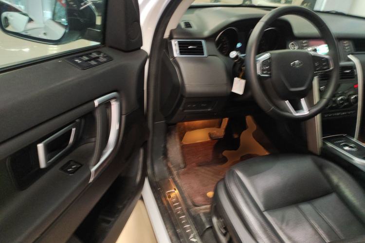 Used Land Rover Discovery Sport 2018 240 PS SE Version Driver Seat